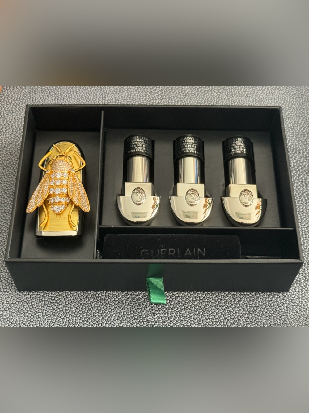 GUERLAIN 
Rouge G Fantasy Bee Limited Edition Lipstick Case